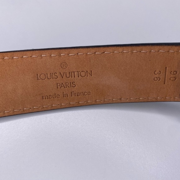 Louis Vuitton Limited Edition, Beautiful Blue Ostrich Skin Studded belt. - Picture 6 of 7